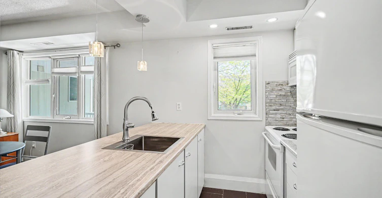 221-101 Bristol Road E, Mississauga, ON, L4Z 3P4 - 8