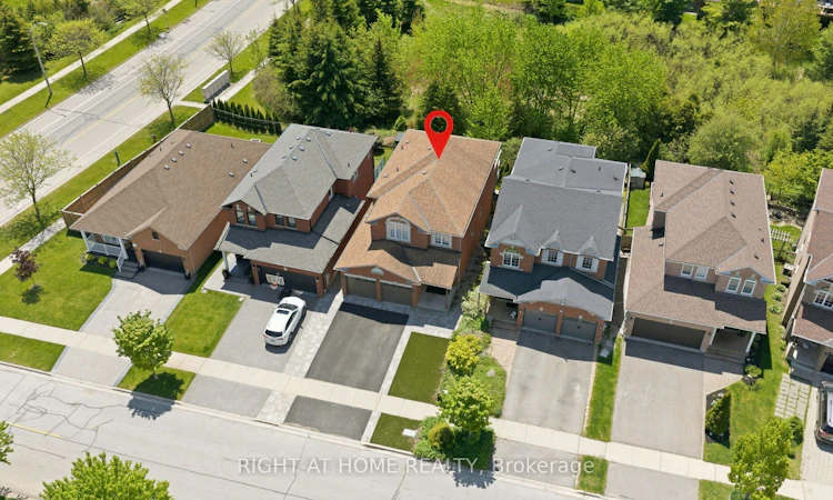 182 Mowat Crescent
