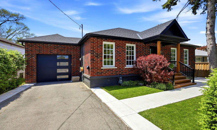 10 Dana Avenue