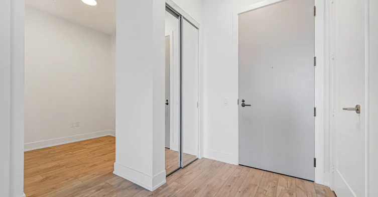 207-858 Dupont Street, Toronto, ON, M6G 0C1 - 3