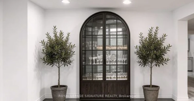 Lower-173 Rathburn Road, Toronto, ON, M9B 2L2 - 11