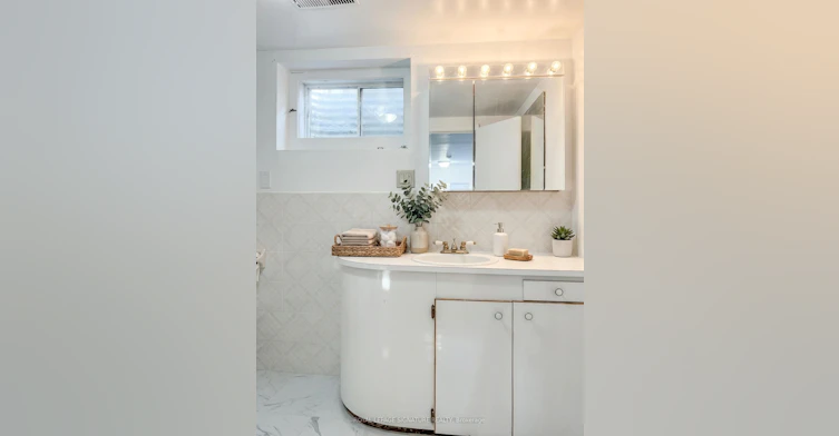 Lower-173 Rathburn Road, Toronto, ON, M9B 2L2 - 8
