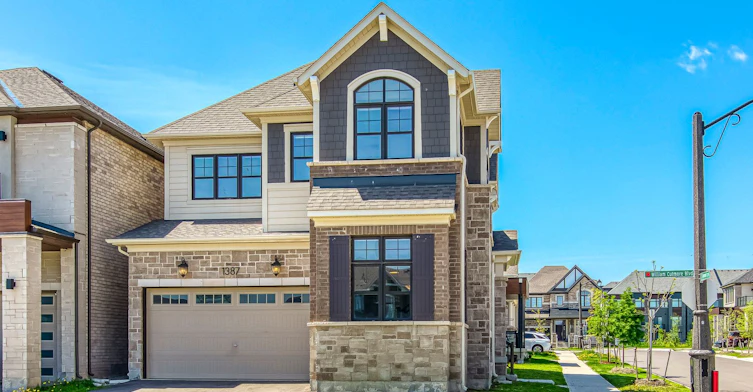 1387 Aymond Crescent, Oakville, ON, L6H 7W9