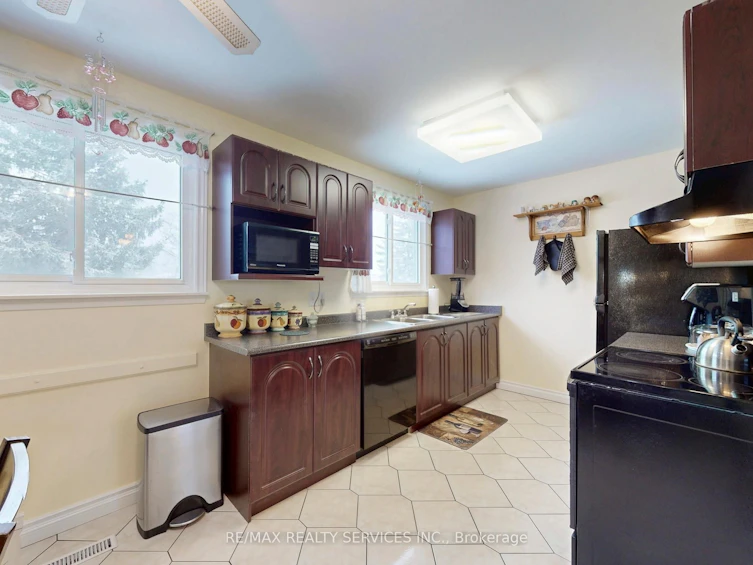 16 Grassington Crescent, Brampton, ON, L6S 1Z6 - 14