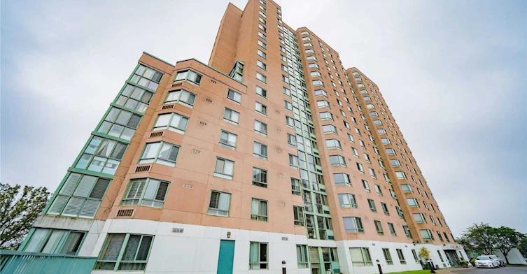 213-41 Markbrook Lane, Toronto, ON, M9V 5E6 - 2