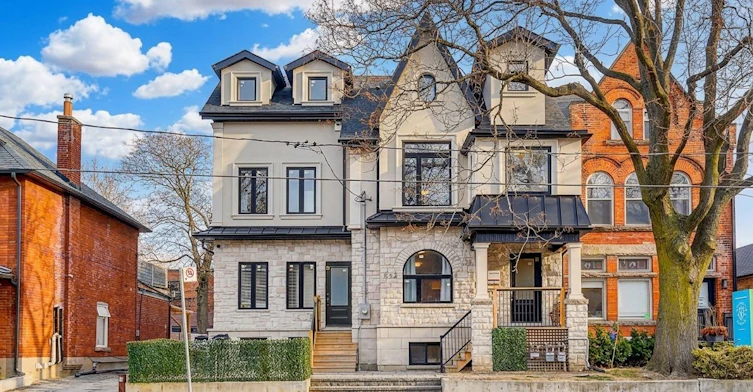1-252 Annette Street, Toronto, ON, M6P 1R1