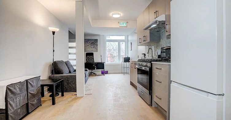 2-252 Annette Street, Toronto, ON, M6P 1R1 - 9