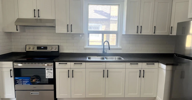 #UPPER-29 Savona Drive, Toronto, ON, M8W 4T9 - 2