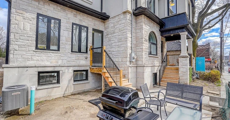 3-252 Annette Street, Toronto, ON, M6P 1R1 - 3