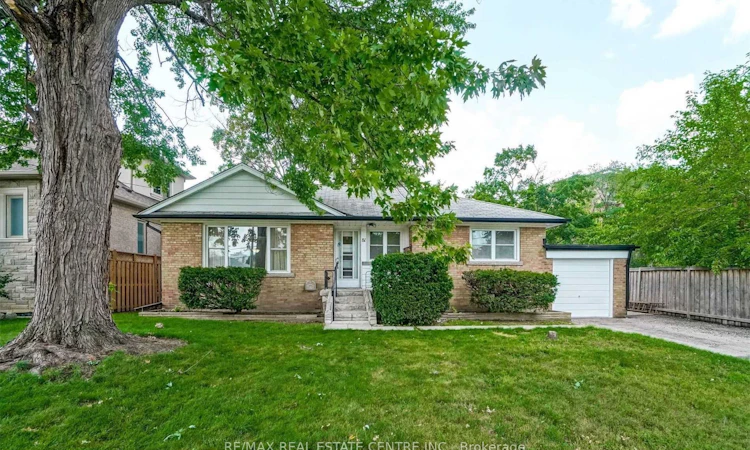 81 Dunbar Road