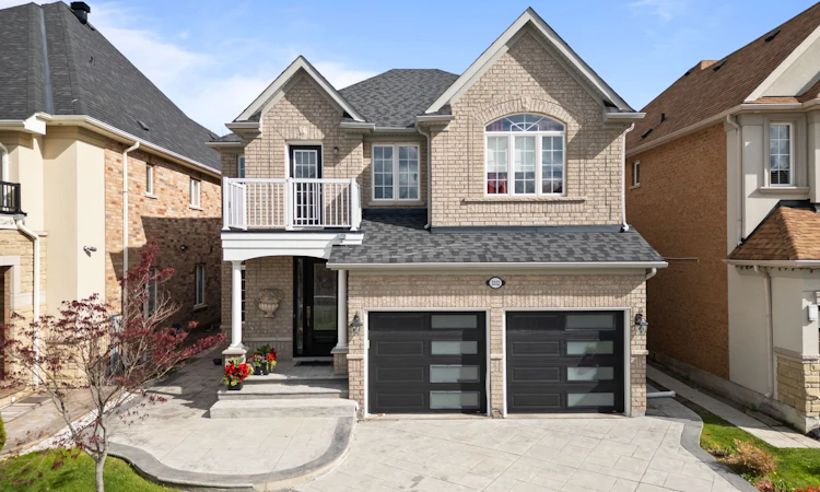 3352 Erin Centre Boulevard