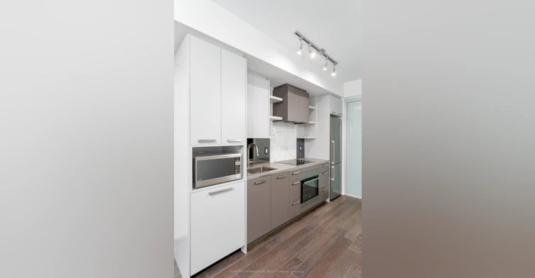 716-1830 Bloor Street W, Toronto, ON, M6P 0A2 - 6