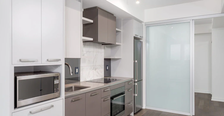 716-1830 Bloor Street W, Toronto, ON, M6P 0A2 - 5