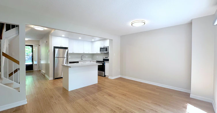 6310F Battleford Road, Mississauga, ON, L5N 4E3 - 2
