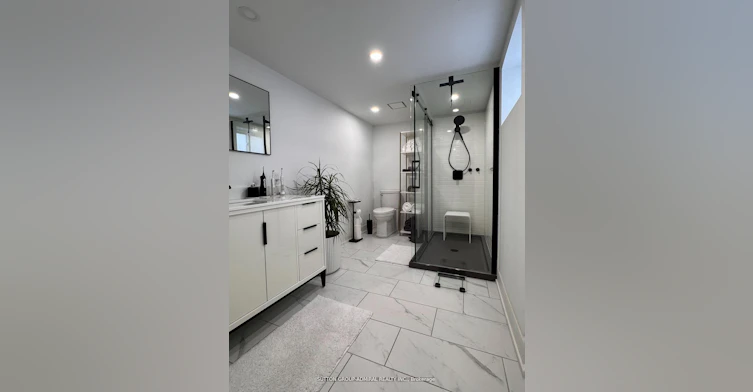 Lower-6 Frankfort Avenue, Toronto, ON, M6L 2Y2 - 4