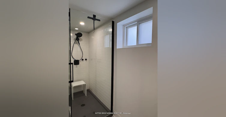 Lower-6 Frankfort Avenue, Toronto, ON, M6L 2Y2 - 18