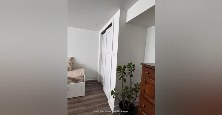 Lower-6 Frankfort Avenue, Toronto, ON, M6L 2Y2 - 25