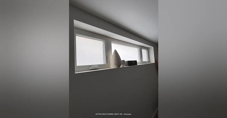 Lower-6 Frankfort Avenue, Toronto, ON, M6L 2Y2 - 23