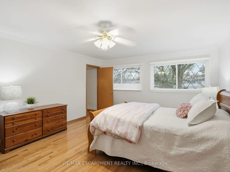 2127 Larabee Court, Burlington, ON, L7P 3S3 - 28