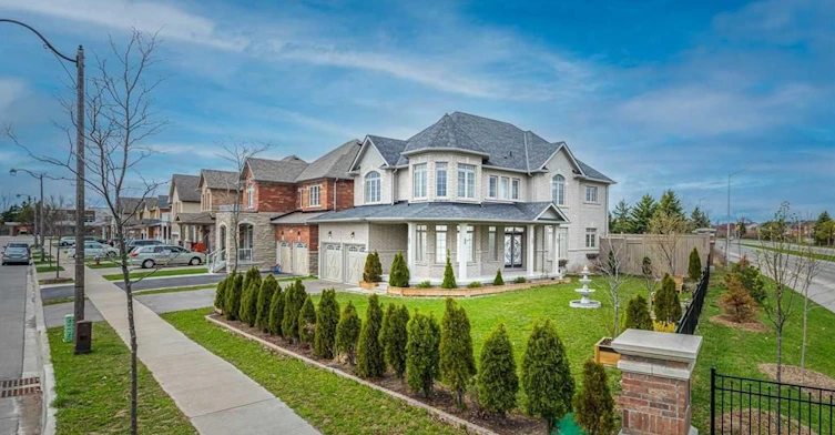 22 Vanwood Crescent, Brampton, ON, L6P 2X4 - 3