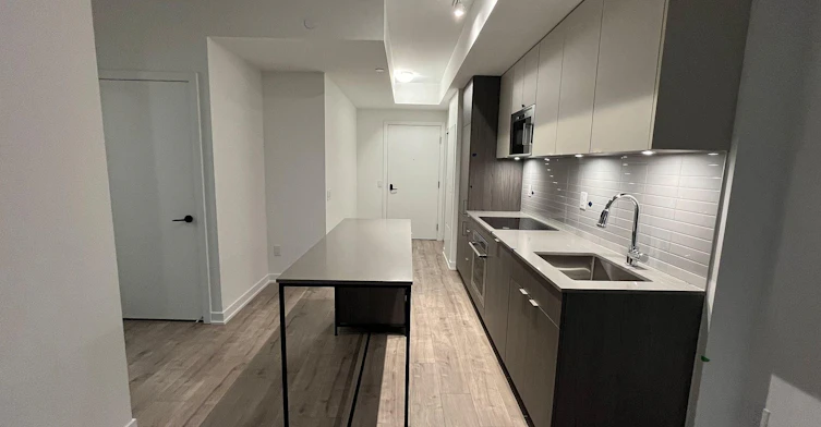 817-220 Missinnihe Way, Mississauga, ON, L5H 0A9 - 5