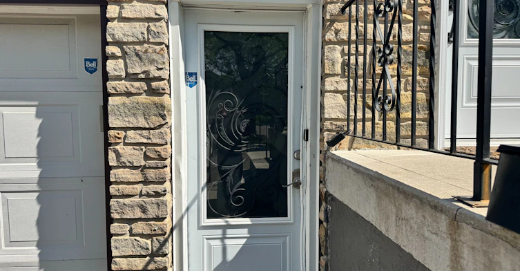 8 Montrose Place, Brampton, ON, L6S 2S8 - 3