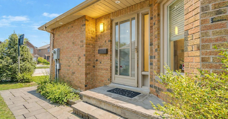 7166 Sandhurst Drive, Mississauga, ON, L5N 7H1 - 6