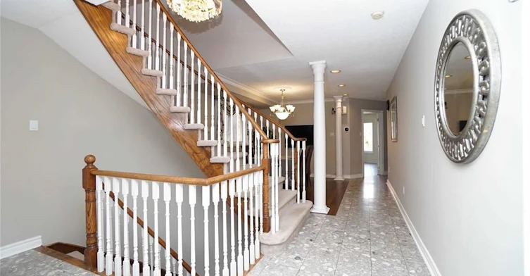 4887 Natkarni Crescent, Mississauga, ON, L5V 1L4 - 4