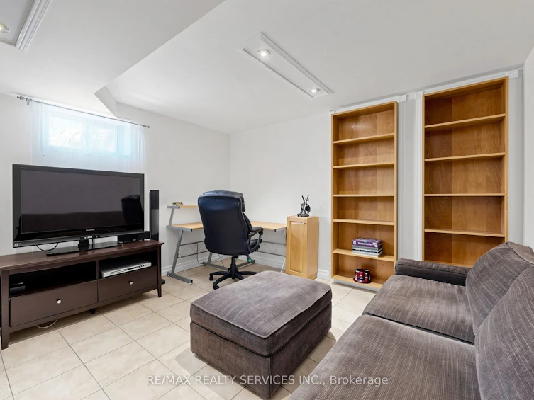 36 Glenvale Boulevard, Brampton, ON, L6S 1J1 - 38
