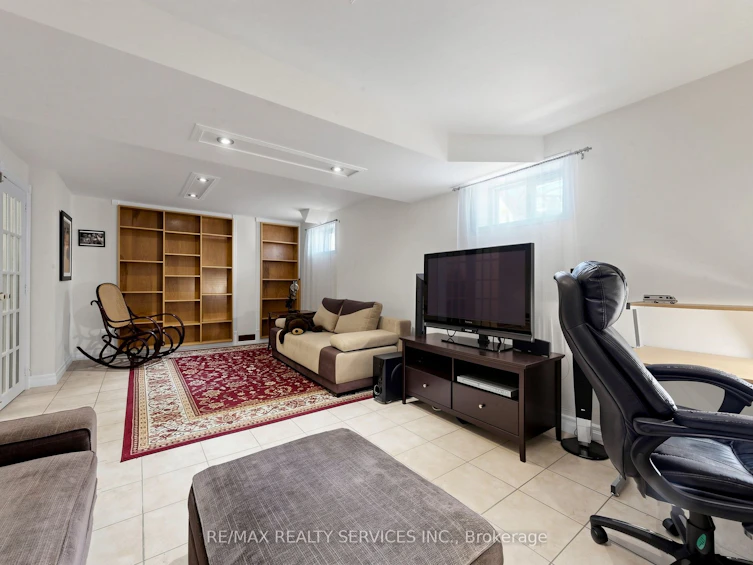 36 Glenvale Boulevard, Brampton, ON, L6S 1J1 - 40