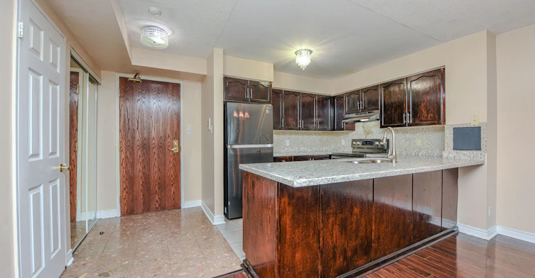 302-156 Enfield Place, Mississauga, ON, L5B 4L8 - 5