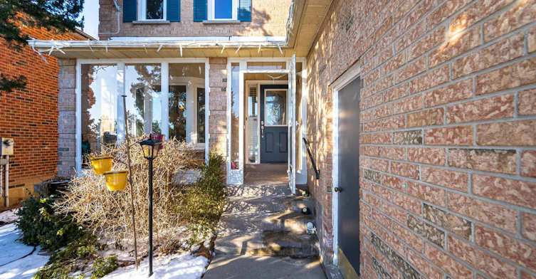 1615 Sir Monty's Drive, Mississauga, ON, L5N 4R1 - 2