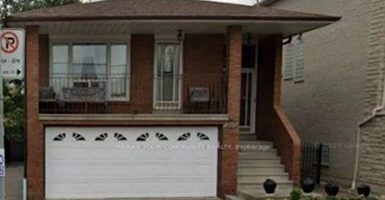 Upper-391 Glen Park Avenue, Toronto, ON, M6B 2E6