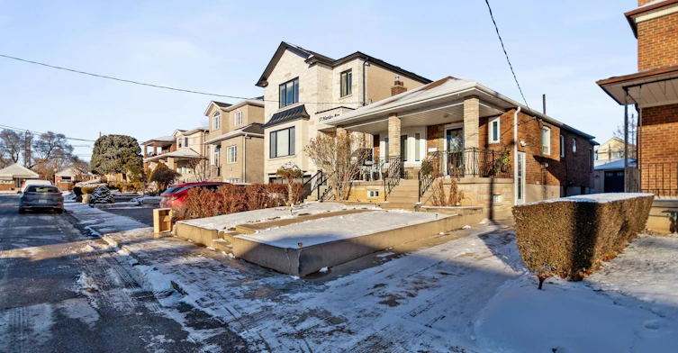 Main-55 Hartley Avenue, Toronto, ON, M6E 4E9 - 3