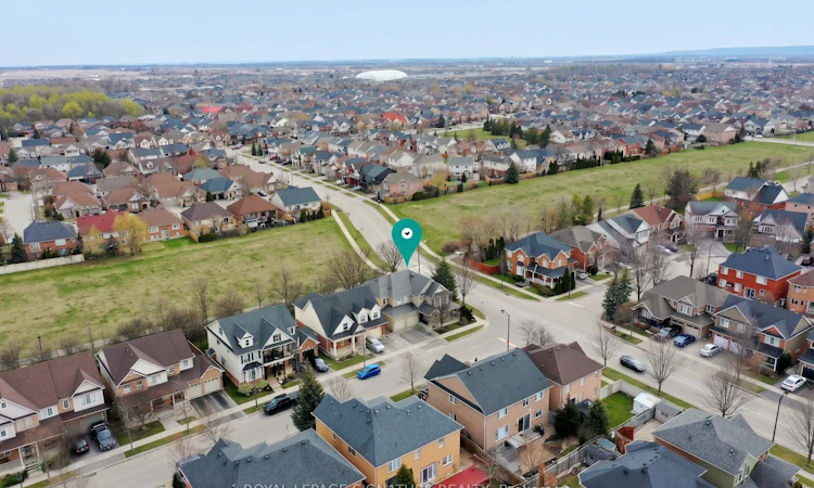 1667 Dempsey Crescent