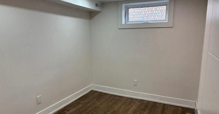 2-678 Tretheway Drive E, Toronto, ON, M6M 4C4 - 4