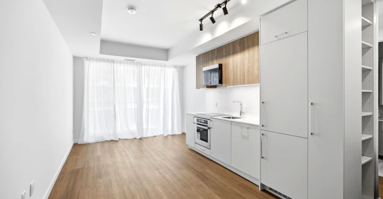 329-689 The Queensway N/A, Toronto, ON, M8Y 1L1 - 4
