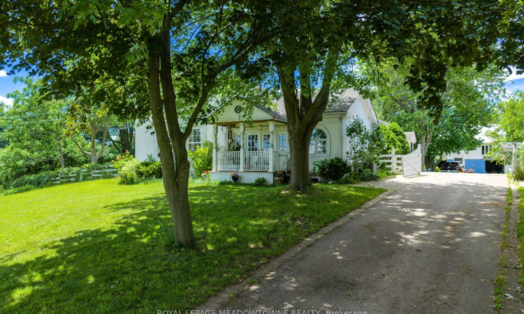 152 Confederation Street