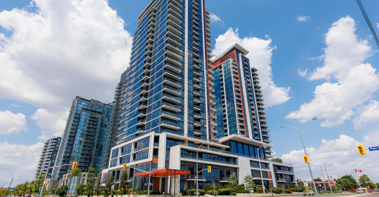 405-75 Eglinton Avenue W, Mississauga, ON, L5R 0E5