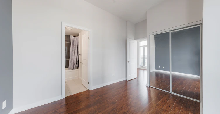 405-75 Eglinton Avenue W, Mississauga, ON, L5R 0E5 - 13