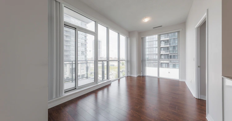 405-75 Eglinton Avenue W, Mississauga, ON, L5R 0E5 - 3