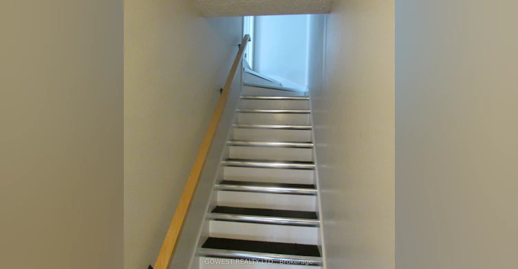 3rd Floor-24A Roncesvalles Avenue, Toronto, ON, M6R 2K3 - 3