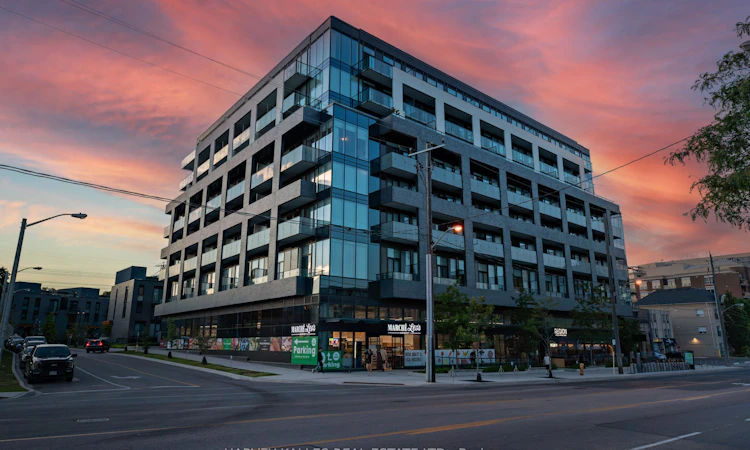 412-4208 Dundas Street W