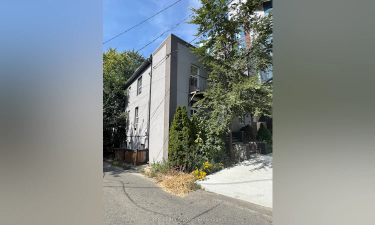 22 Brad Street