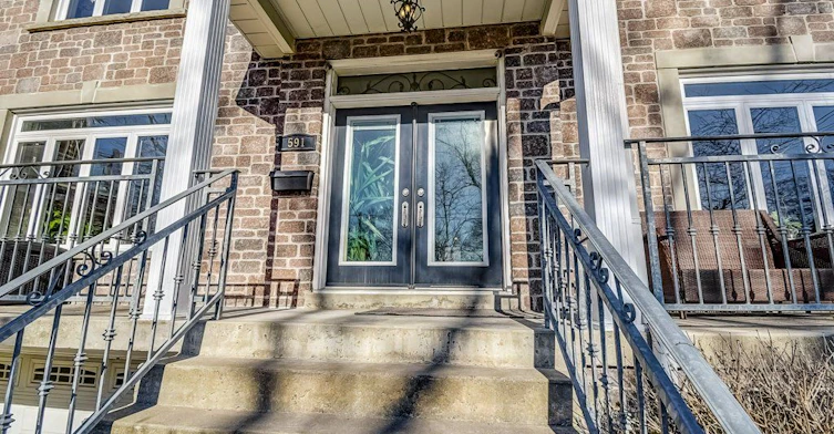591 Lakeside Avenue, Mississauga, ON, L5G 1N7 - 2