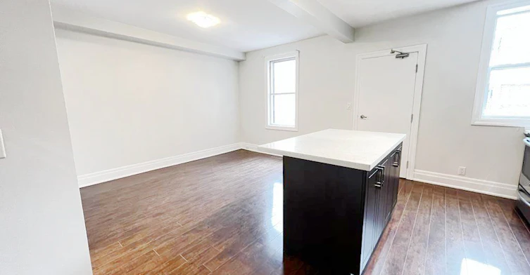 Main-3 Roblocke Avenue, Toronto, ON, M6G 3R6 - 5