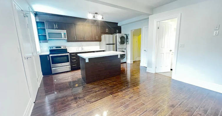 Main-3 Roblocke Avenue, Toronto, ON, M6G 3R6 - 2
