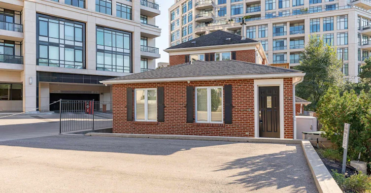 Lower-5B Old Mill Drive, Toronto, ON, M6S 4J7 - 19
