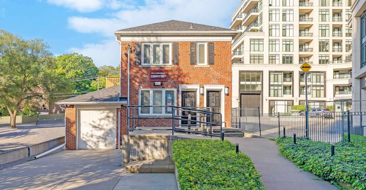 Lower-5B Old Mill Drive, Toronto, ON, M6S 4J7 - 2