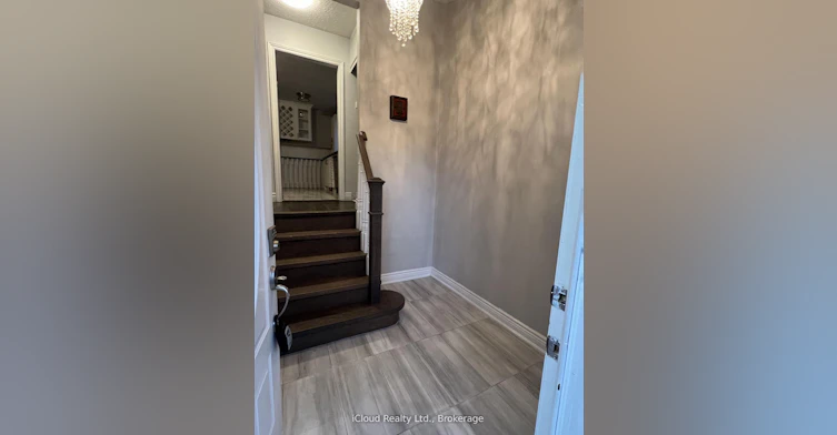30 Salisbury Circle, Brampton, ON, L6V 2Z5 - 4